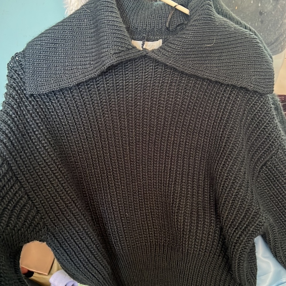 H&M sweater - Picture 2 of 3